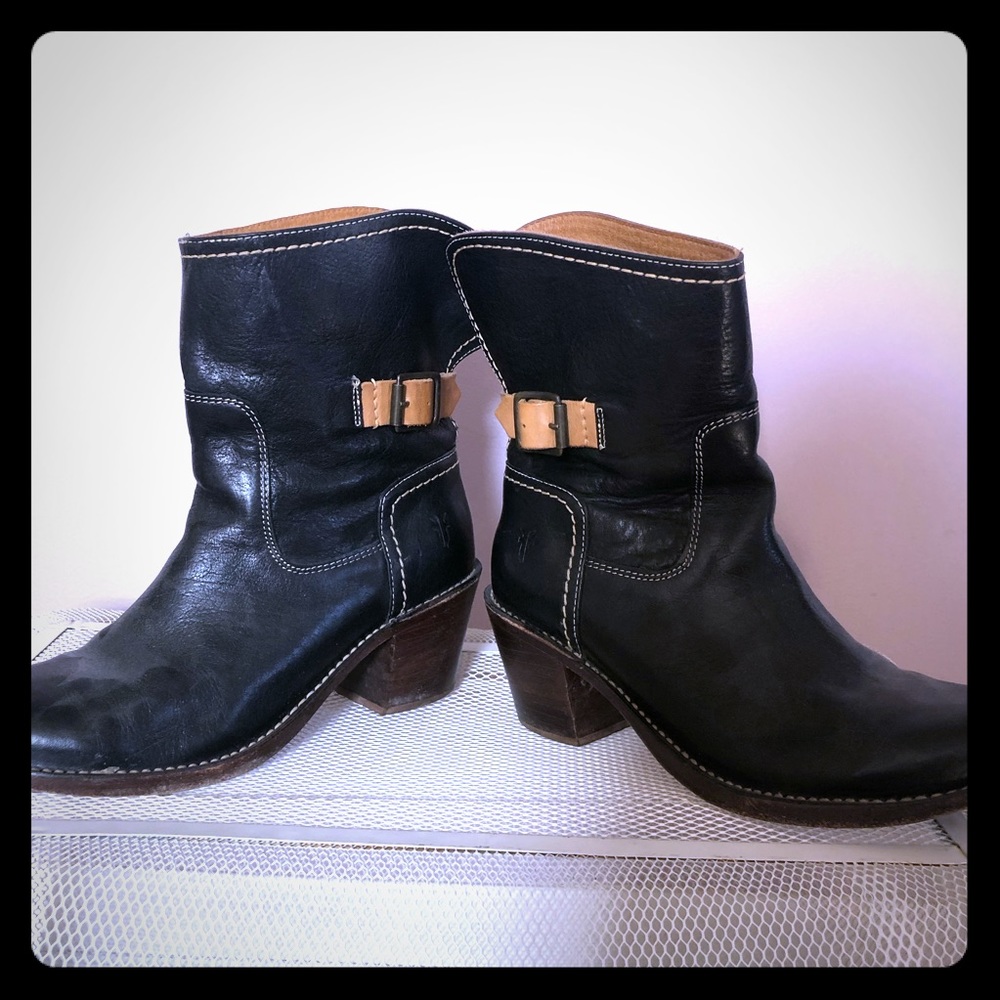 Strappy leather boots